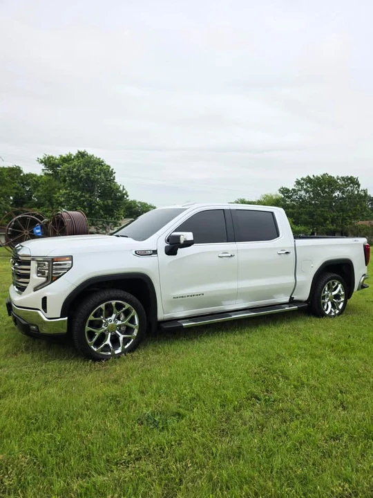 2023 GMC Sierra 5th Gen - Image 3 of 4