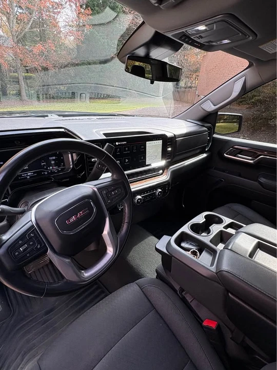 2023 GMC Sierra 5th Gen - Image 5 of 14