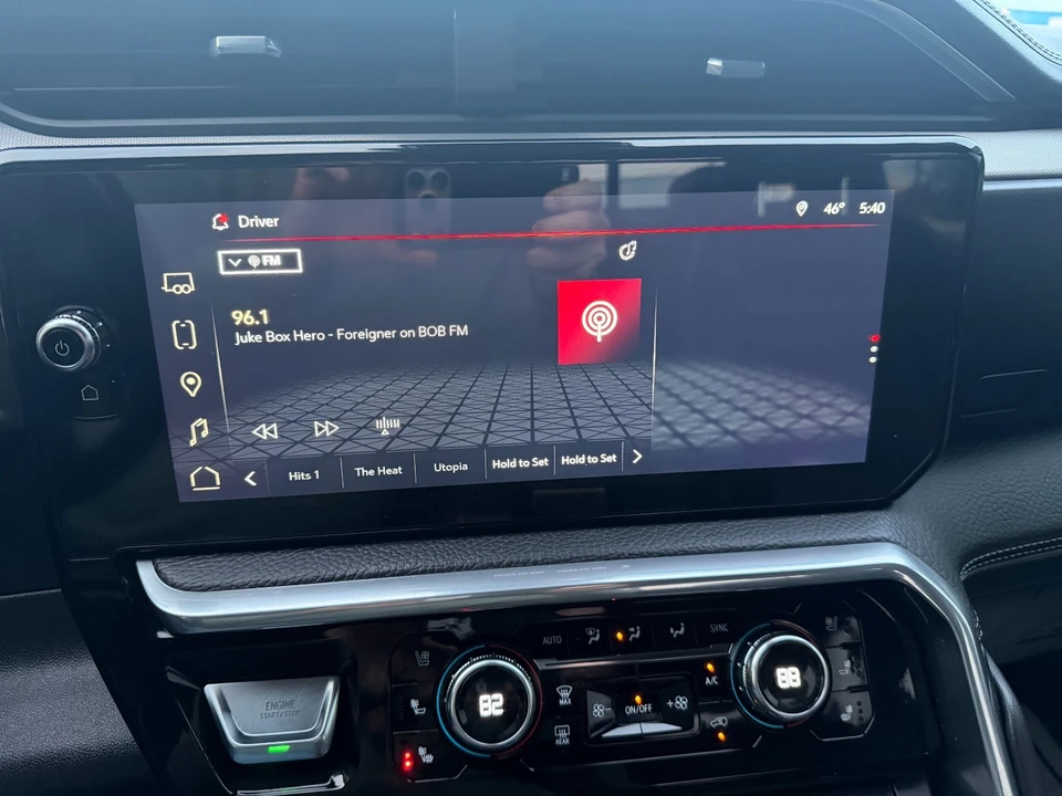 2023 GMC Sierra 5th Gen - Image 14 of 20