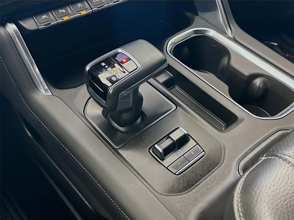 2023 GMC Sierra 5th Gen - Image 15 of 21