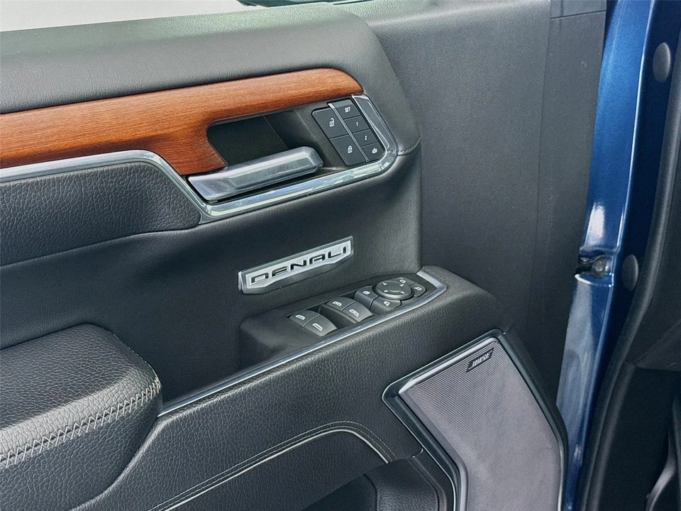 2023 GMC Sierra 5th Gen - Image 16 of 21
