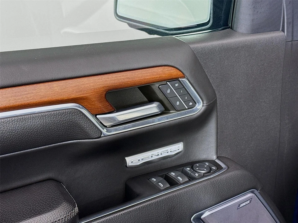 2023 GMC Sierra 5th Gen - Image 11 of 14