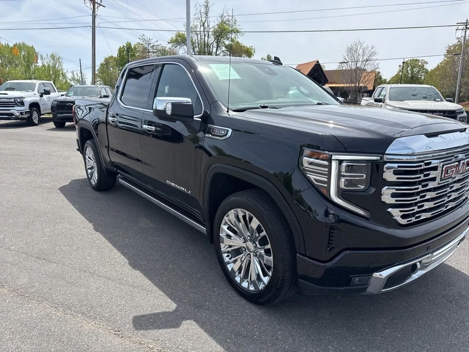 2023 GMC Sierra 5th Gen - Image 7 of 31
