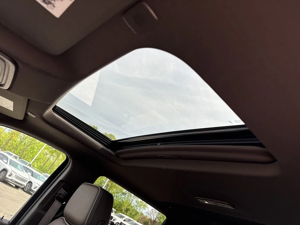 2023 GMC Sierra 5th Gen - Image 12 of 31