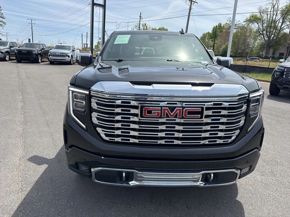 2023 GMC Sierra 5th Gen - Image 8 of 31