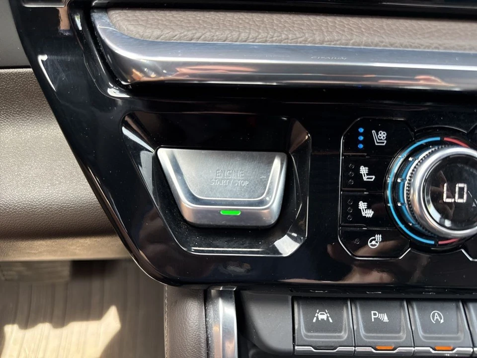 2023 GMC Sierra 5th Gen - Image 25 of 31