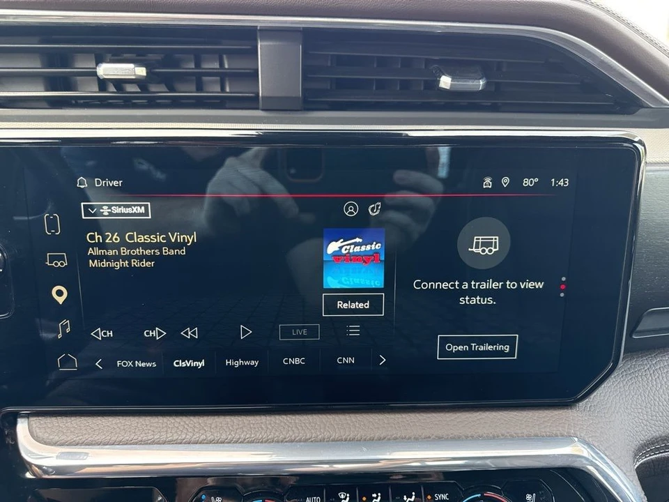 2023 GMC Sierra 5th Gen - Image 19 of 31