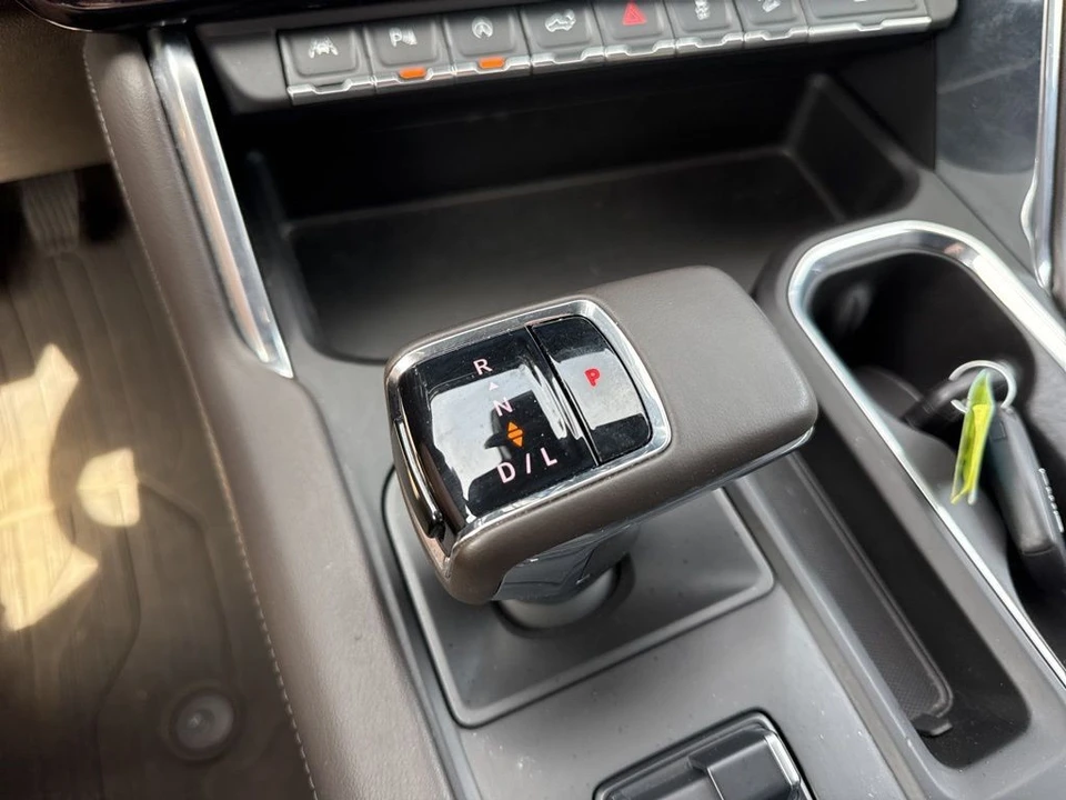 2023 GMC Sierra 5th Gen - Image 21 of 31