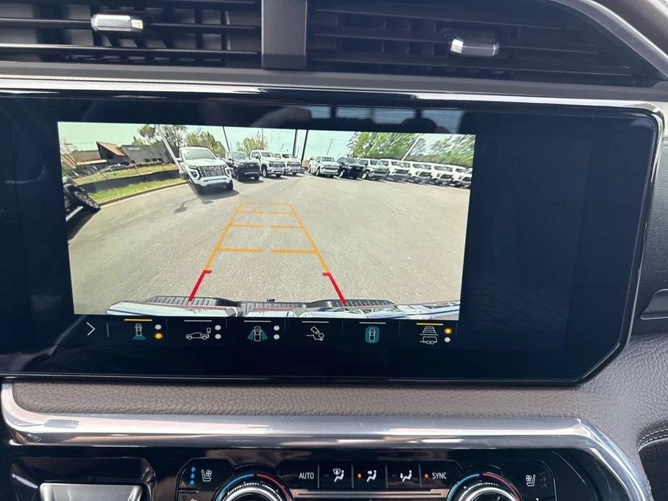 2023 GMC Sierra 5th Gen - Image 23 of 31