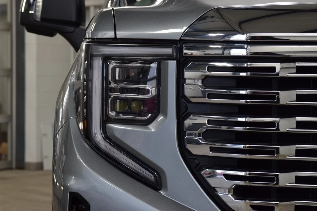 2023 GMC Sierra 5th Gen - Image 12 of 21