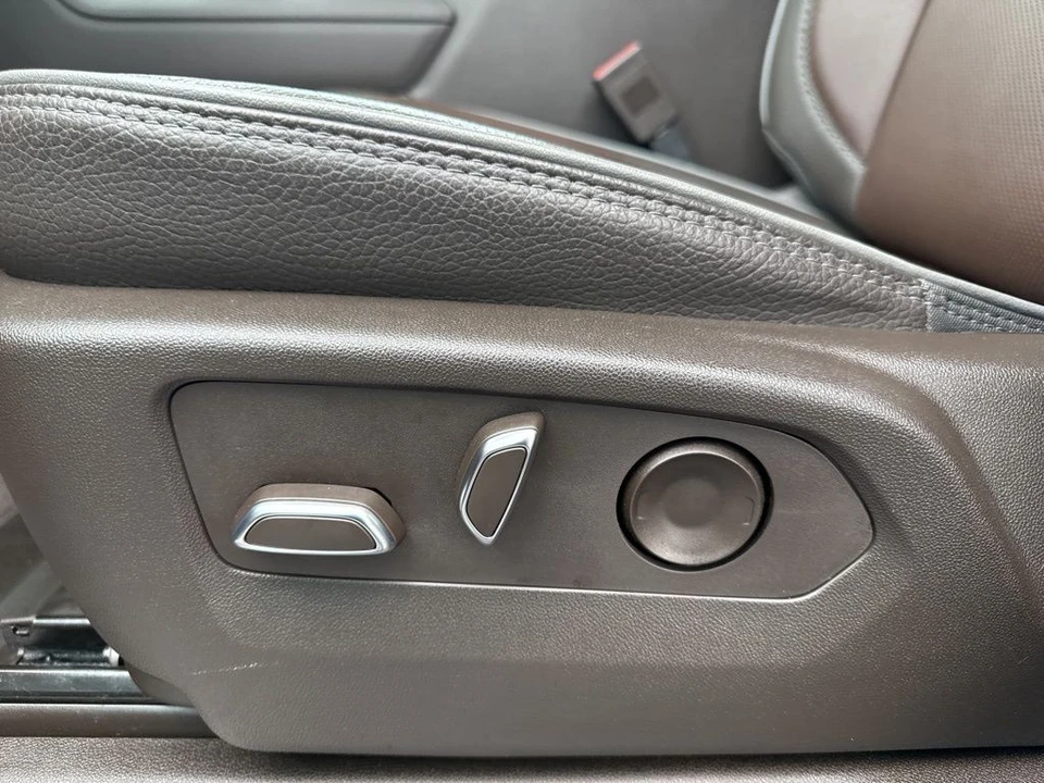 2023 GMC Sierra 5th Gen - Image 10 of 21