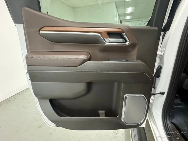 2023 GMC Sierra 5th Gen - Image 8 of 18
