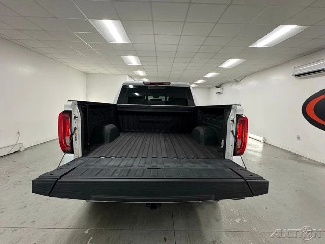 2023 GMC Sierra 5th Gen - Image 7 of 18