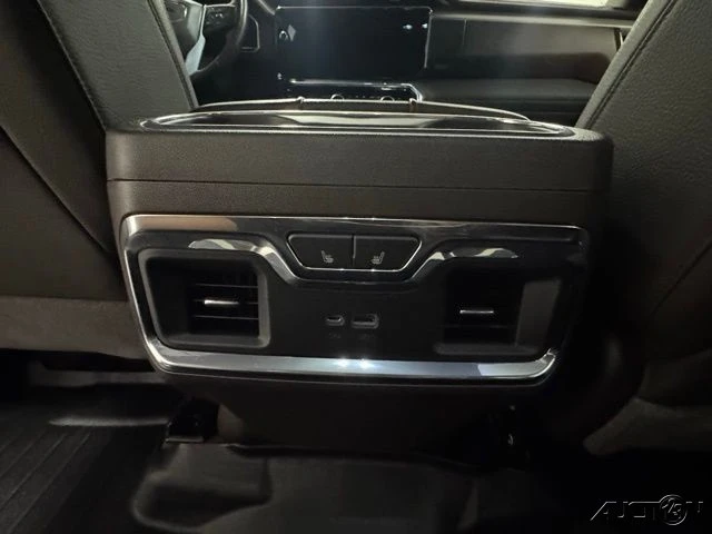 2023 GMC Sierra 5th Gen - Image 11 of 18