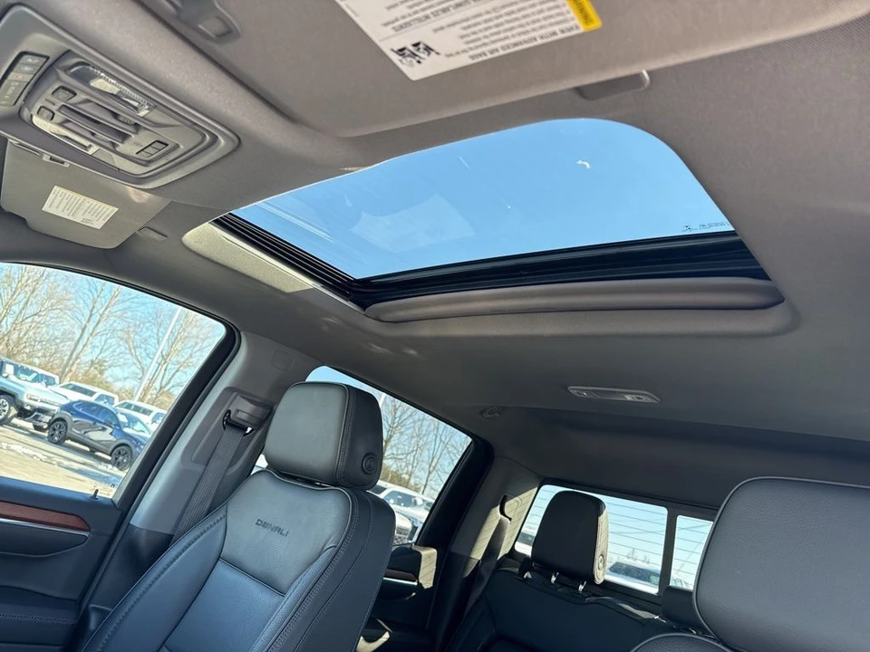 2023 GMC Sierra 5th Gen - Image 10 of 21