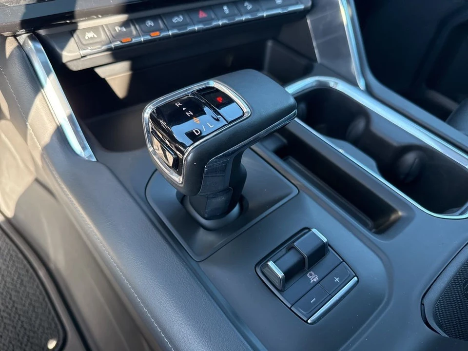 2023 GMC Sierra 5th Gen - Image 19 of 21