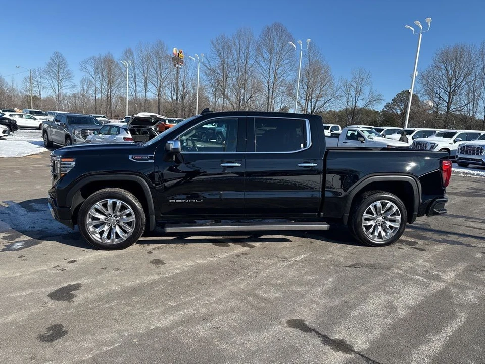 2023 GMC Sierra 5th Gen - Image 2 of 12