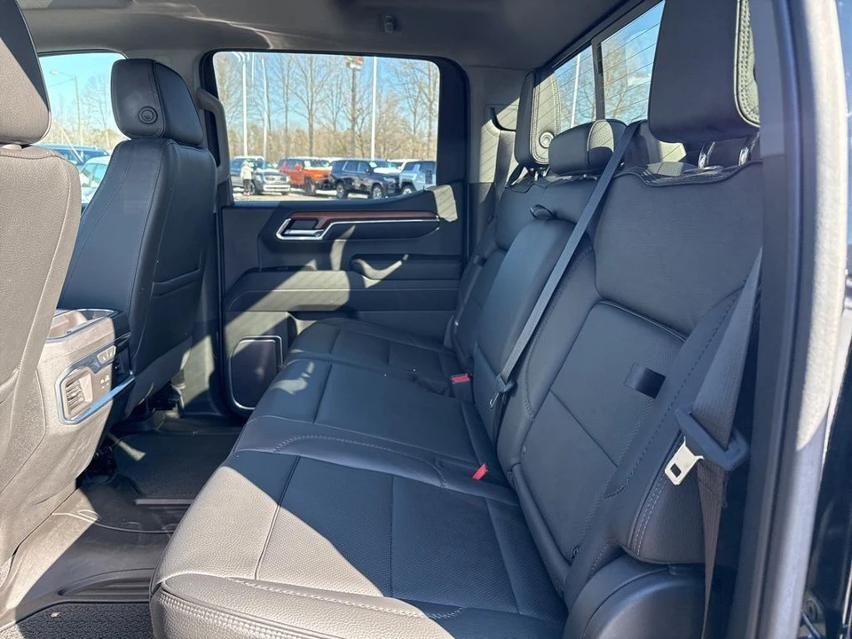 2023 GMC Sierra 5th Gen - Image 13 of 21