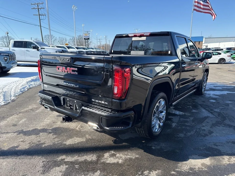 2023 GMC Sierra 5th Gen - Image 5 of 21