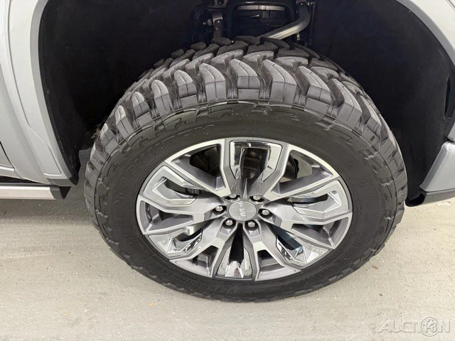 2023 GMC Sierra 5th Gen - Image 4 of 20
