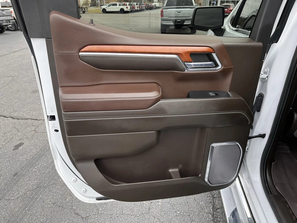 2023 GMC Sierra 5th Gen - Image 13 of 31