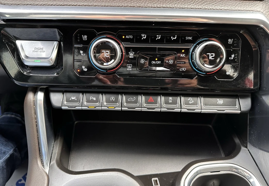 2023 GMC Sierra 5th Gen - Image 28 of 31