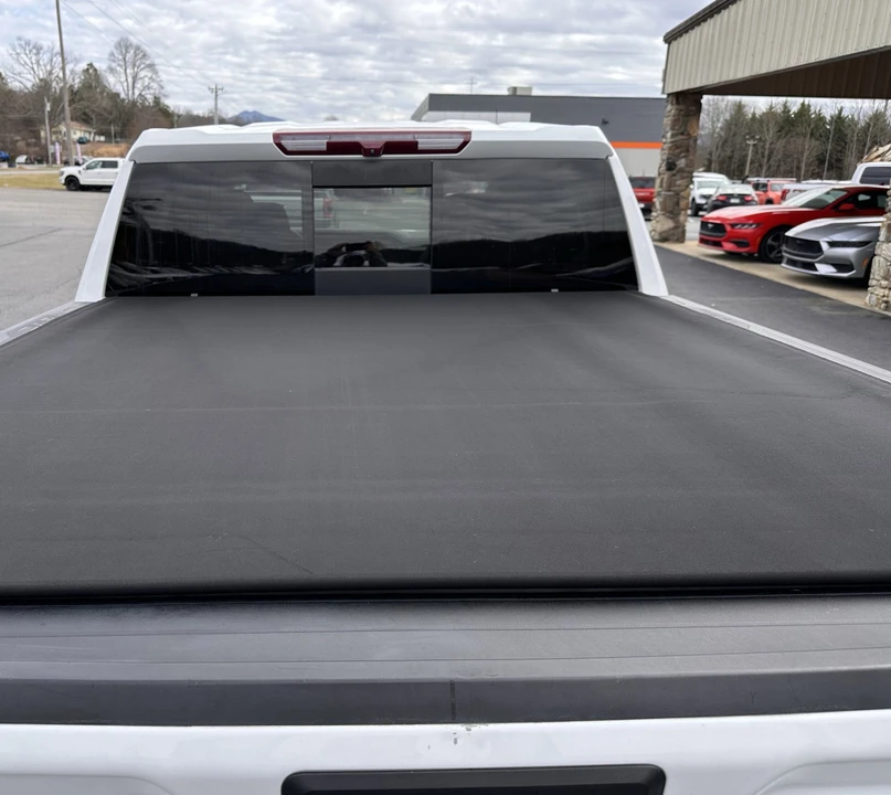 2023 GMC Sierra 5th Gen - Image 9 of 31