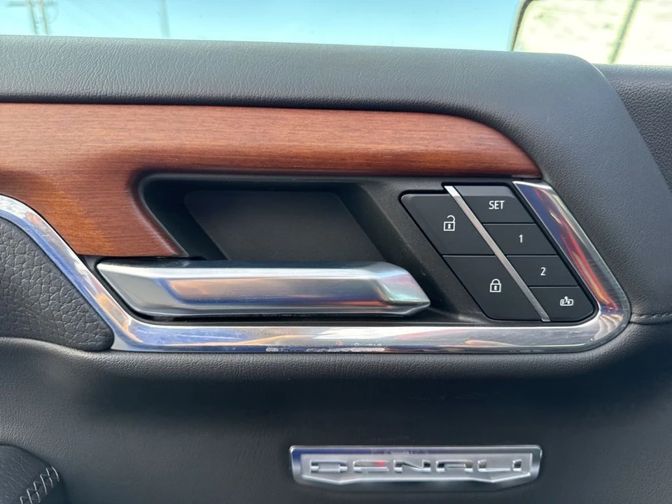 2023 GMC Sierra 5th Gen - Image 11 of 12