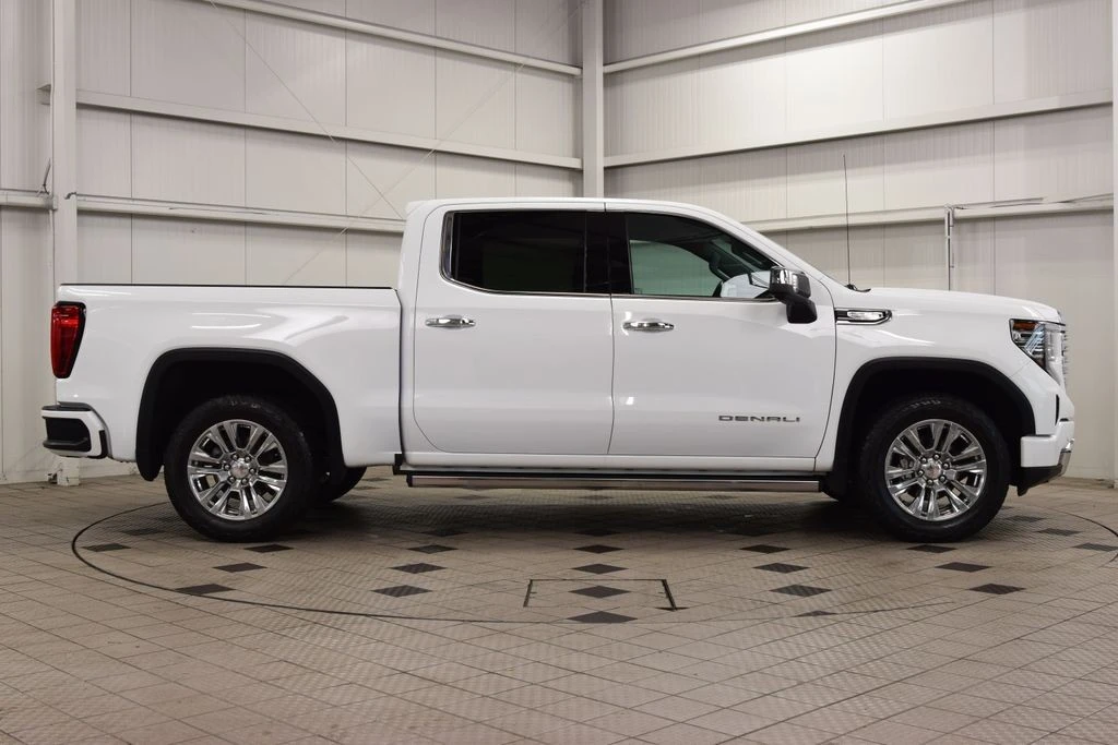 2023 GMC Sierra 5th Gen - Image 9 of 21