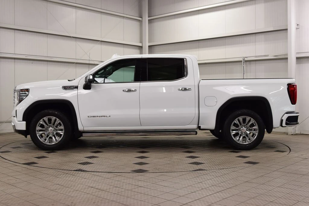 2023 GMC Sierra 5th Gen - Image 4 of 21