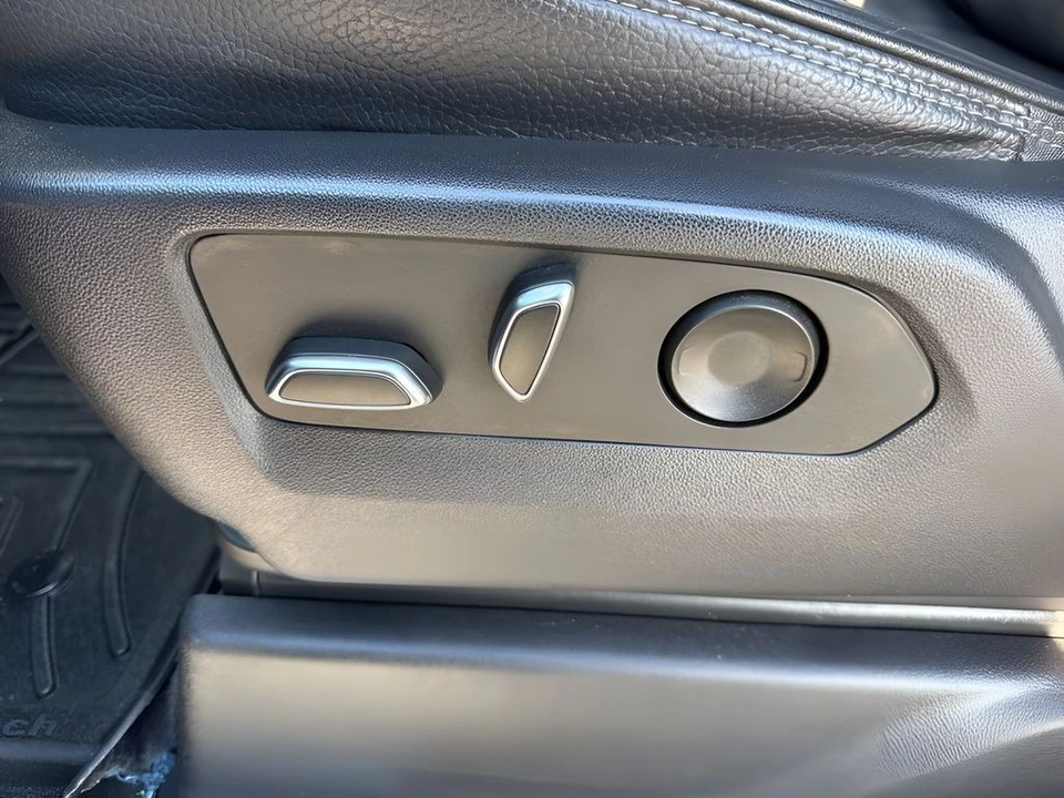 2023 GMC Sierra 5th Gen - Image 10 of 12