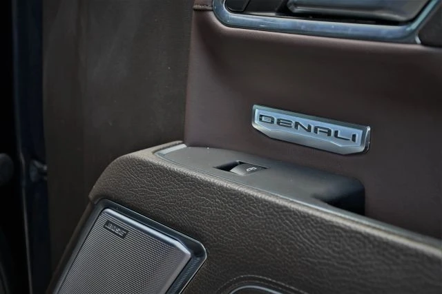 2023 GMC Sierra 5th Gen - Image 15 of 21