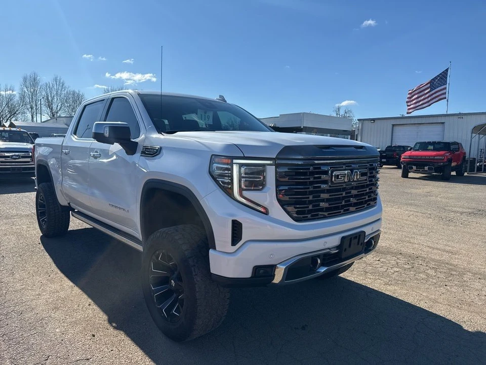 2023 GMC Sierra 5th Gen - Image 4 of 8