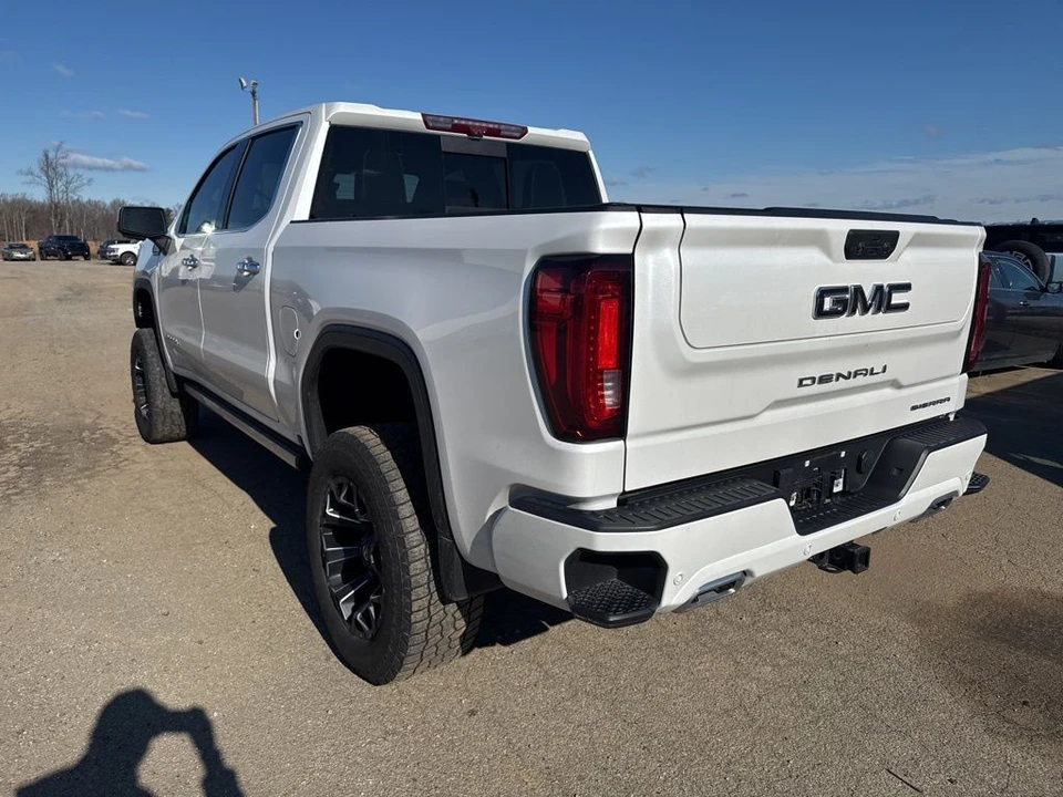 2023 GMC Sierra 5th Gen - Image 2 of 8
