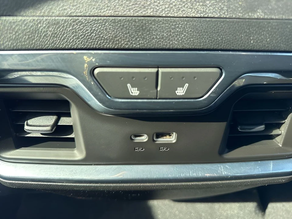 2023 GMC Sierra 5th Gen - Image 14 of 21
