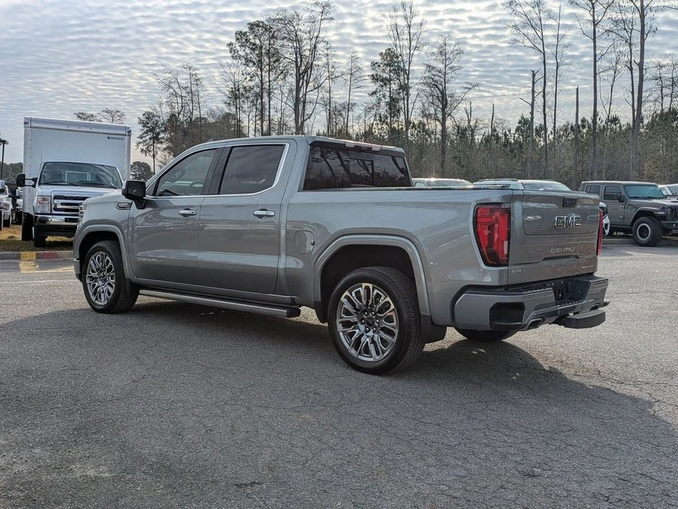 2023 GMC Sierra 5th Gen - Image 4 of 12