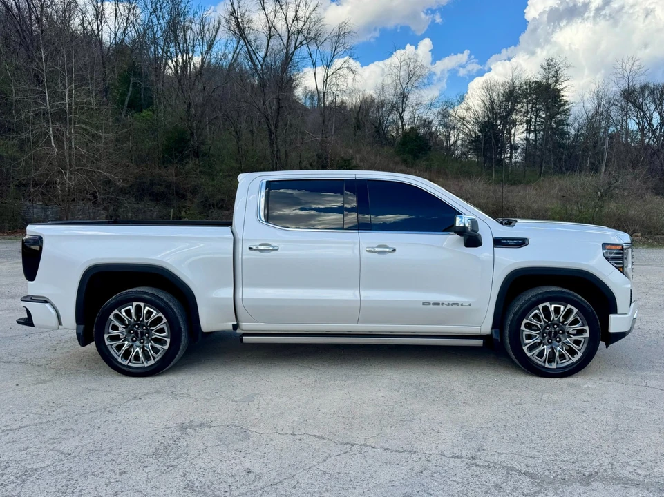 2023 GMC Sierra 5th Gen - Image 7 of 21