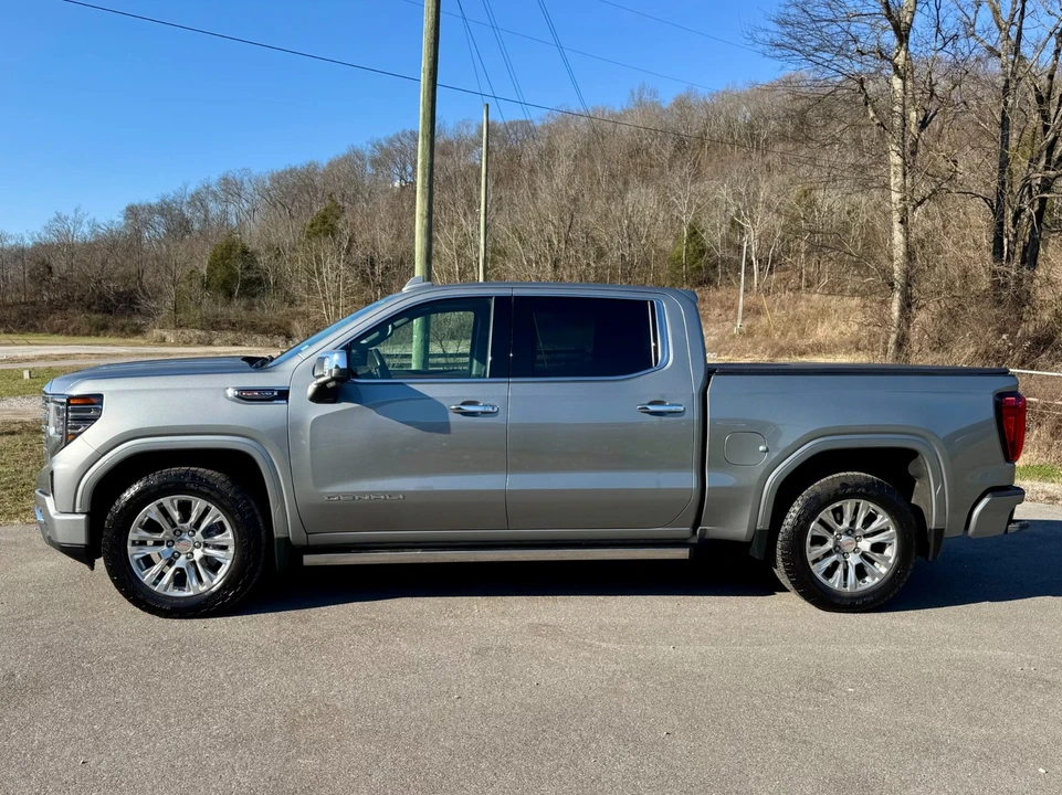 2023 GMC Sierra 5th Gen - Image 4 of 21