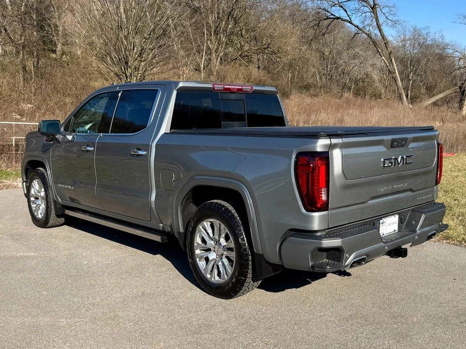 2023 GMC Sierra 5th Gen - Image 5 of 21