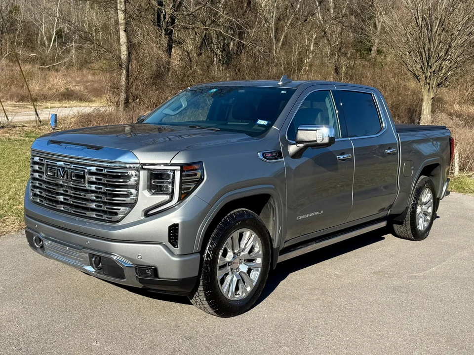 2023 GMC Sierra 5th Gen - Image 2 of 21