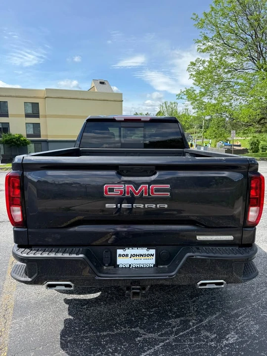 2023 GMC Sierra 5th Gen - Image 5 of 11