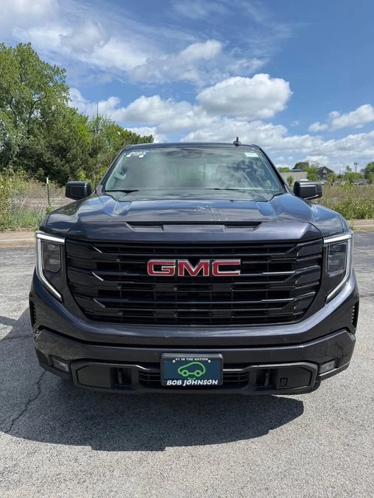 2023 GMC Sierra 5th Gen - Image 2 of 11