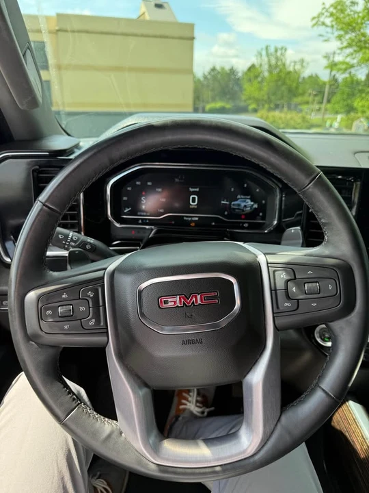 2023 GMC Sierra 5th Gen - Image 10 of 11