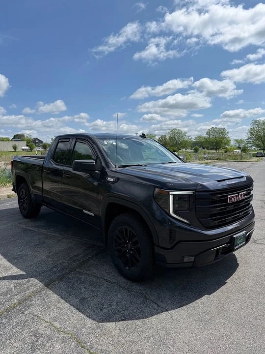 2023 GMC Sierra 5th Gen - Image 3 of 11