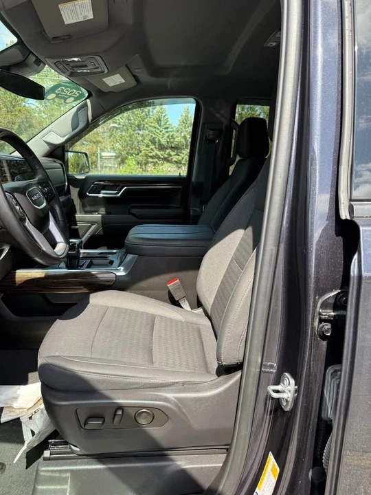 2023 GMC Sierra 5th Gen - Image 8 of 11