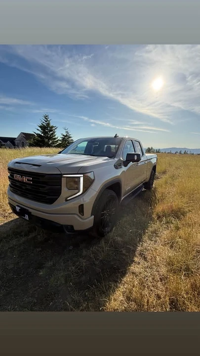 2023 GMC Sierra 5th Gen - Image 3 of 9