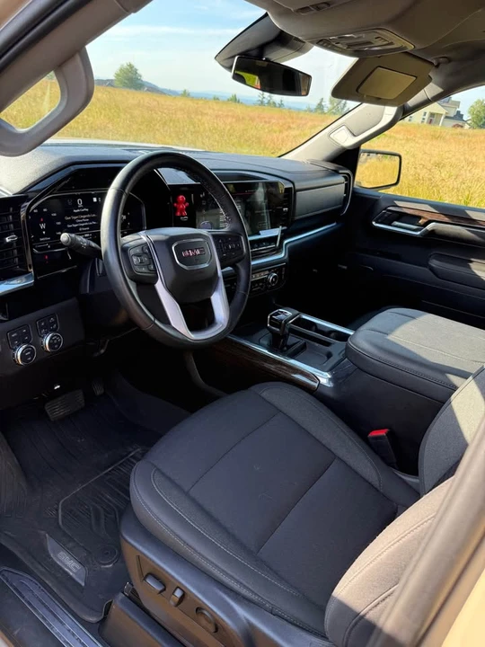 2023 GMC Sierra 5th Gen - Image 7 of 9
