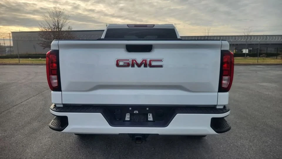 2023 GMC Sierra 5th Gen - Image 5 of 13