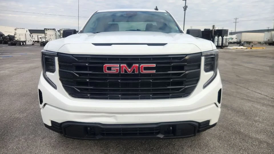 2023 GMC Sierra 5th Gen - Image 2 of 13