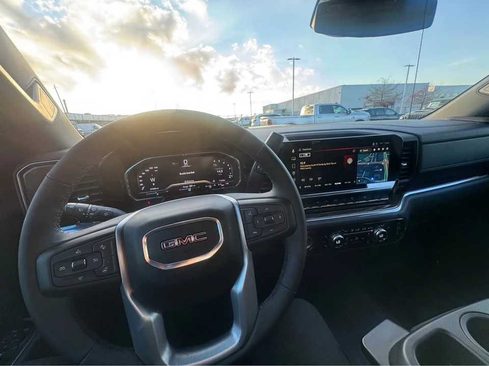 2023 GMC Sierra 5th Gen - Image 8 of 8